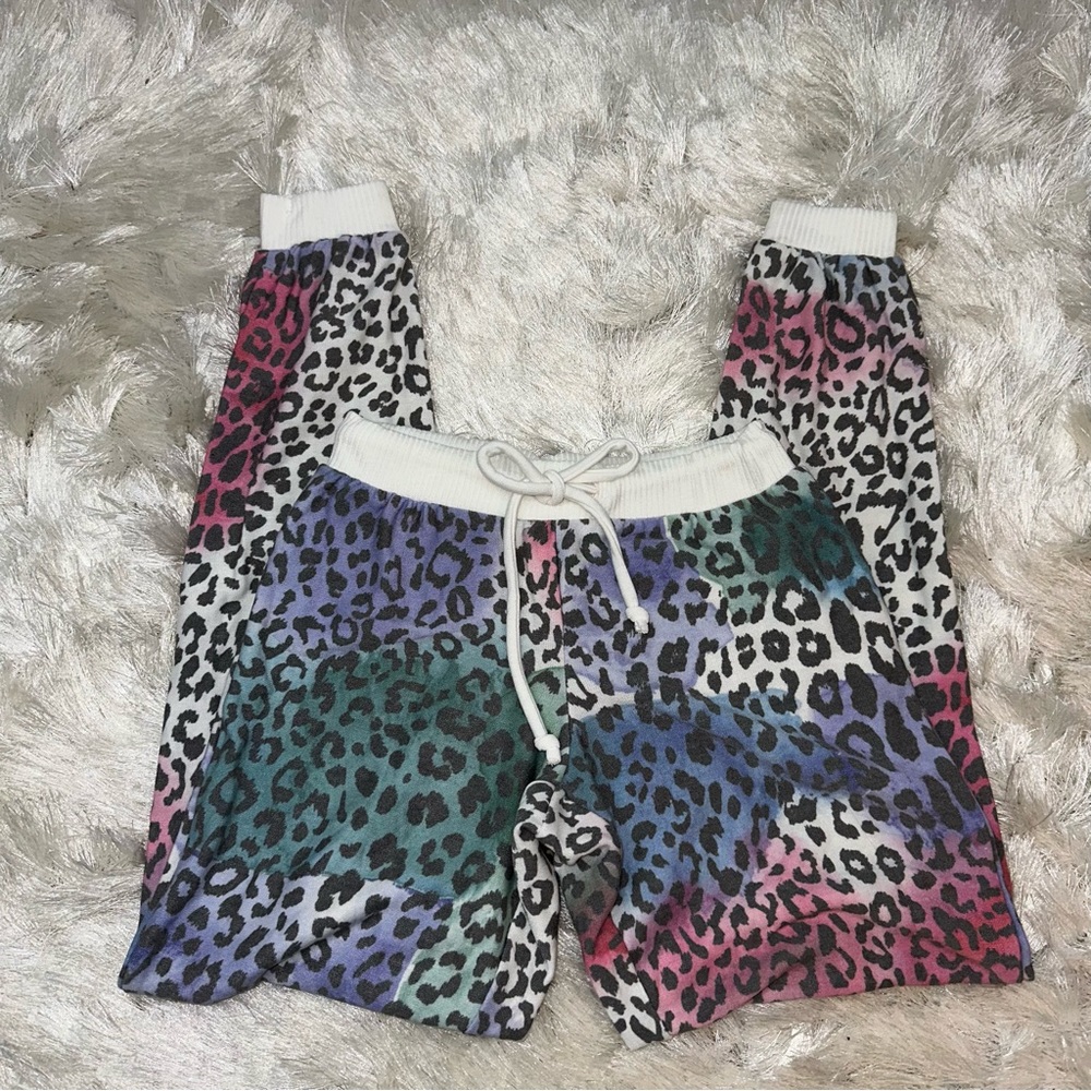 Chaser Animal Print Joggers. Size X-Small. NWT.
